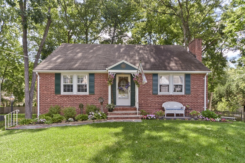 156 Oakwood Dr. Wayne